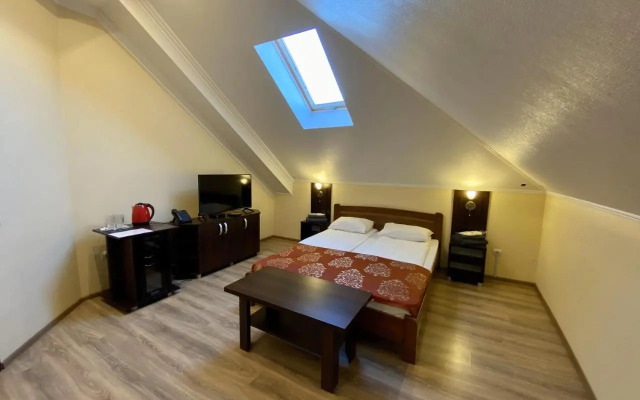 Sting Hotel & Event Palace