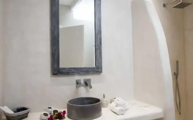 Romantic Mykonian Oasis Suite w Jacuzzi