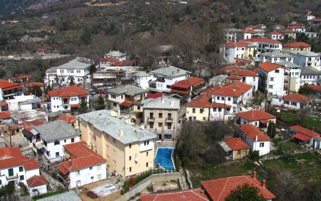 Maritsas Hotel & Suites