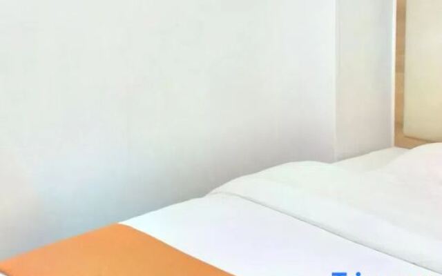 Meicheng Business Hotel (Huanghua International Airport Branch)