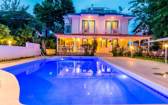 Calypso Cozy Suites
