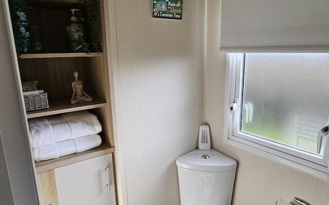 Pura Vida-stunning 2-bed Caravan in Clacton-on-sea