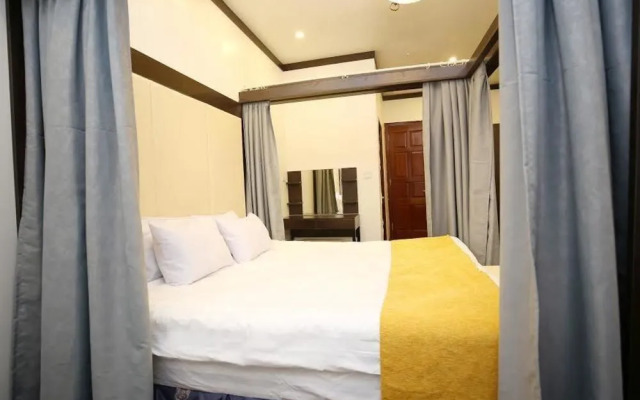 Summer Place Hotel - Hostel