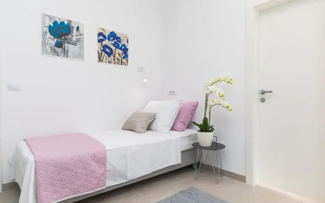 Scenic Elegant Trogir Villa With Pool