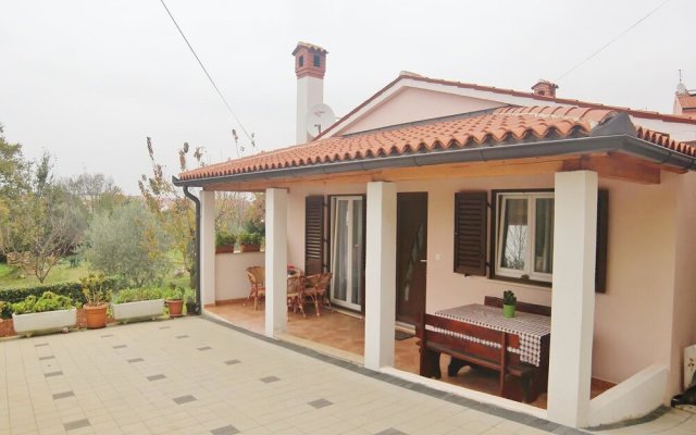 Rooms and Apartments Mofardin