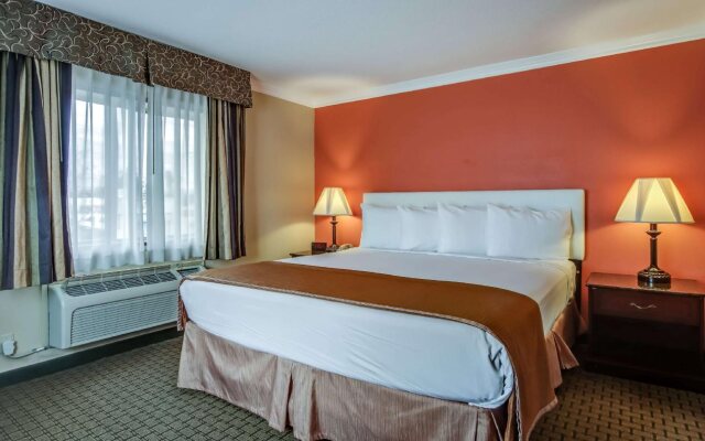 Howard Johnson Hotel & Suites by Wyndham Reseda