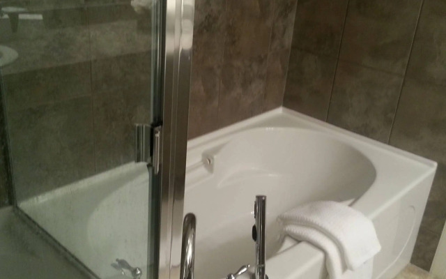 Pinnacle Inn & Suites Aspen
