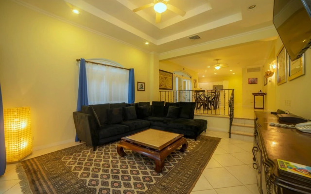 Colina 1F - 2 Bedr 2 Bath