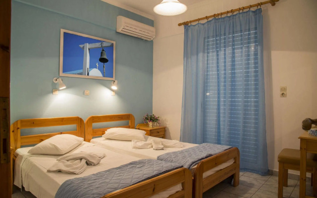 Yannis Yard Studios and Apartments