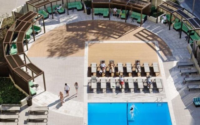 Global Luxury Suites at Emerson Place