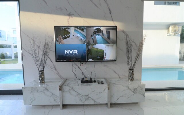 Villa with Shared Pool in Central Pattaya - Palmc15