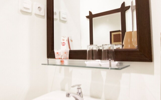 OYO 261 Sasono Putro Guest House
