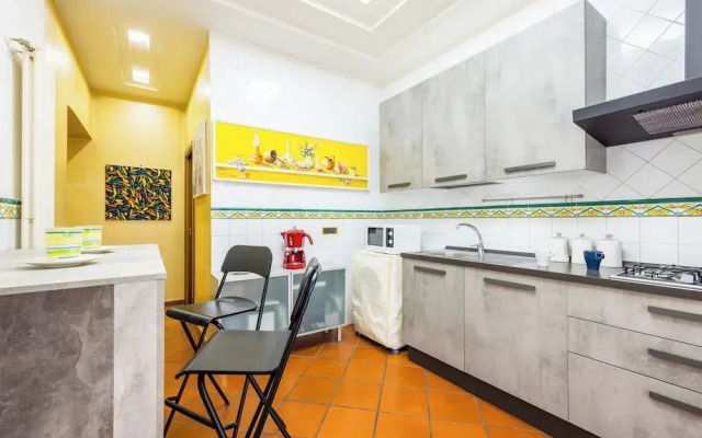 Yellow City Apartment by Wonderful Italy