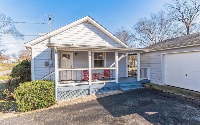 Bluebird Bungalow Chic Home, Quiet Neighborhood