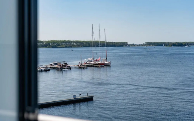Spacious Waterfront Apartment