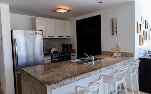 Elements Penthouse 5 3 Bedroom Condo by RedAwning