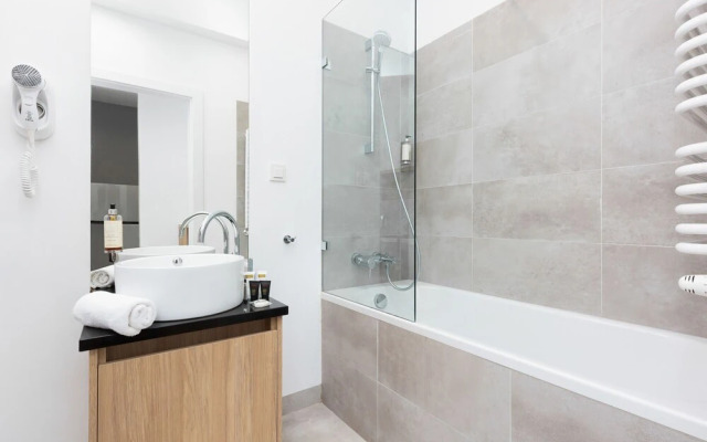 Apartment Warsaw Sławinska by Renters