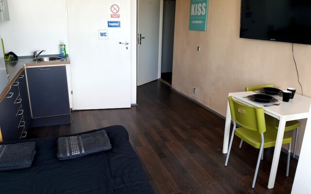 Walk distance to mokotow business park