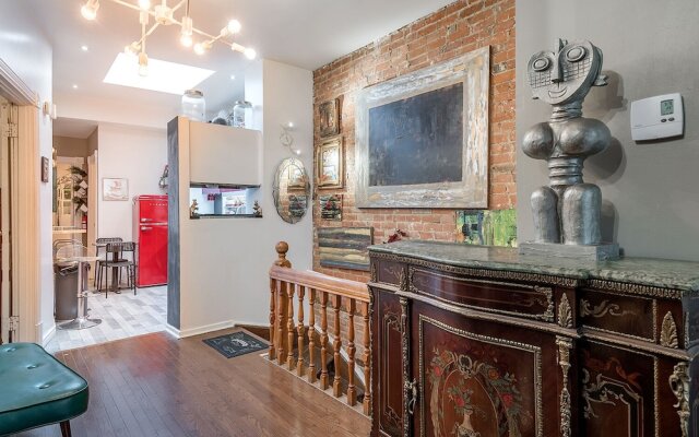 Beautiful 2 BR in the Heart of Downtown