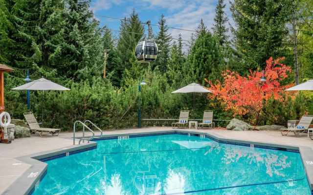 Blackcomb Springs Suites by CLIQUE