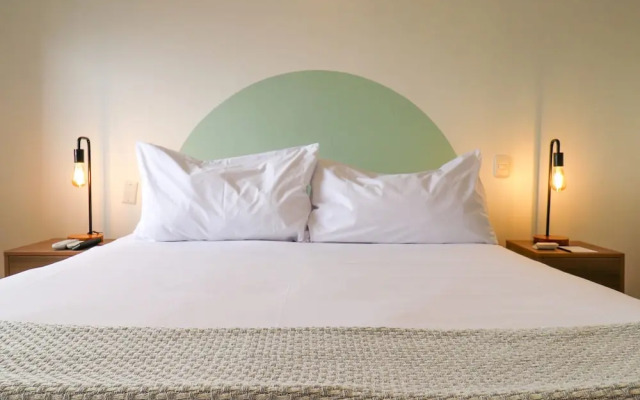 w Fantastic 1BR With Balcony in Miraflores