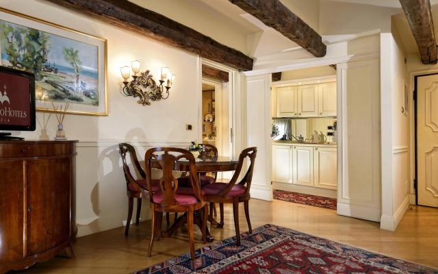 Torre dell'Orologio Suites