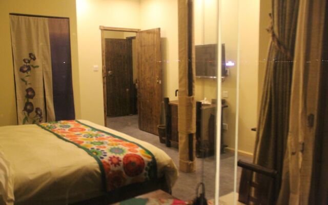 Buyi Hotel Resort Fuxian Lake