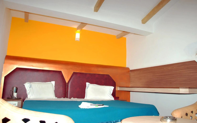 Hotel Temple City