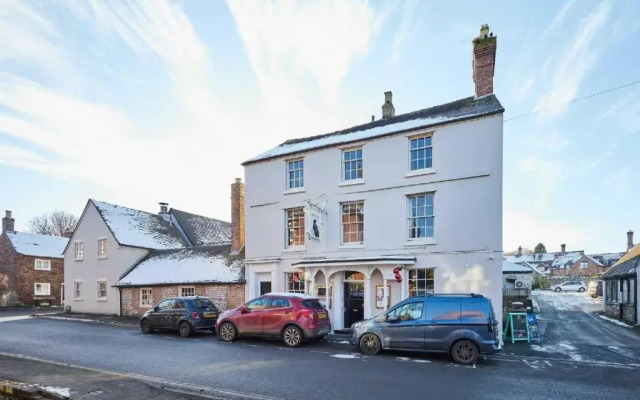 The Raven Hotel