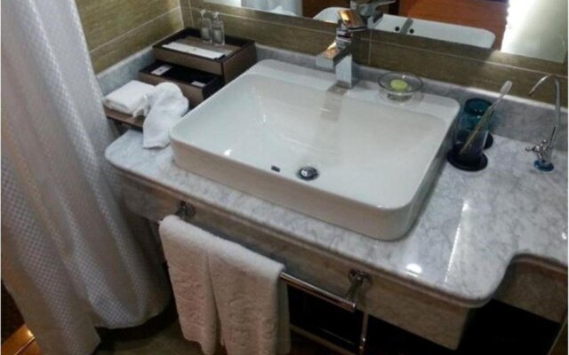Zhuozhou Shuian Huacheng Hotel