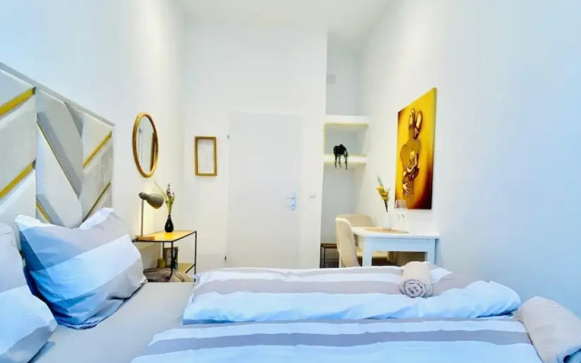 Comfy and Scenic 4BR Stay in Ottakring