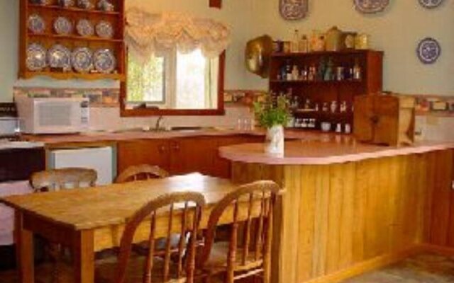 Colonial Cottages of Ross