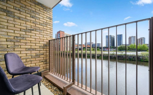 Manchester - Apartment - Sleeps 5 - Parking