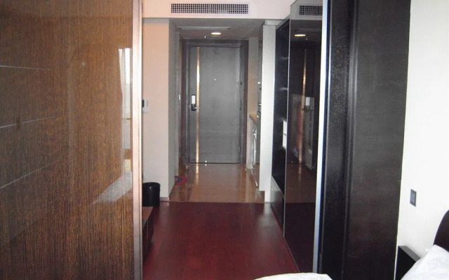 She & He Hotel Apartment - River Class