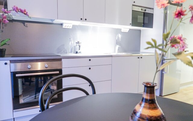 "luxury Business Studio Apartment Street View - Cityliving Umami"