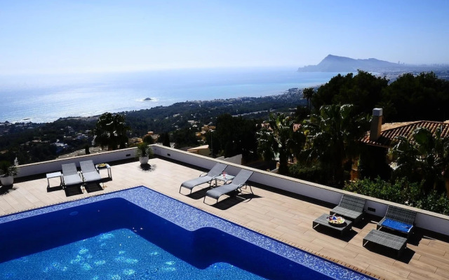 Luxury Modern Villa in Altea Hills, 6-bed