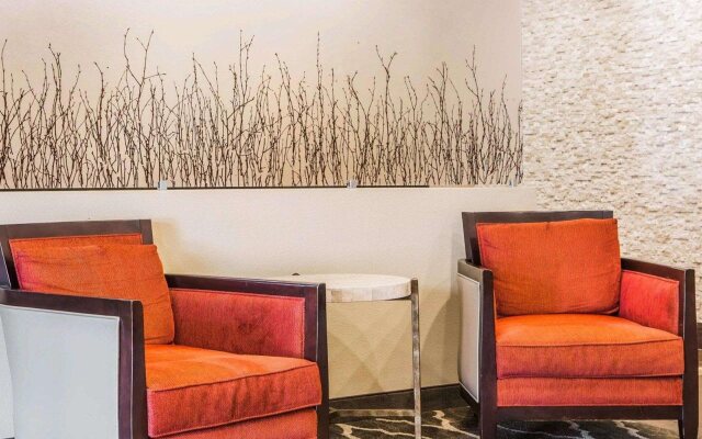 Comfort Inn & Suites Waterloo - Cedar Falls