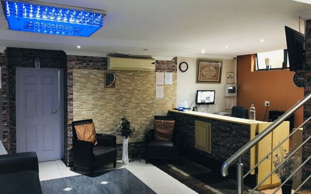 Al Hamra Hotel