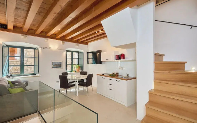 B18 Apartment