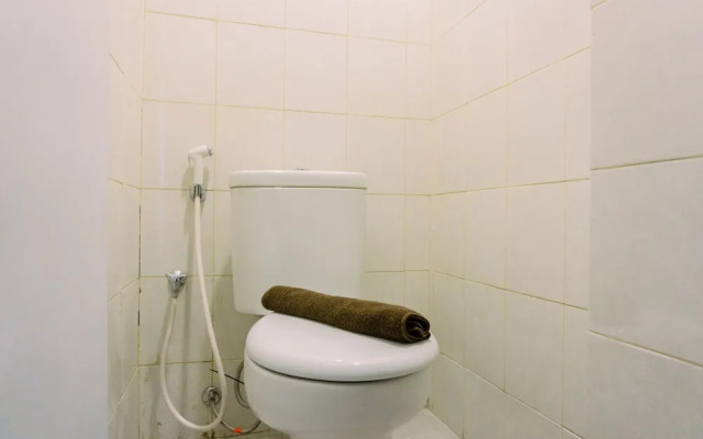 Homey And Cozy Living Studio Poris 88 Apartment