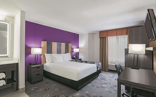 La Quinta Inn & Suites by Wyndham Minneapolis Northwest