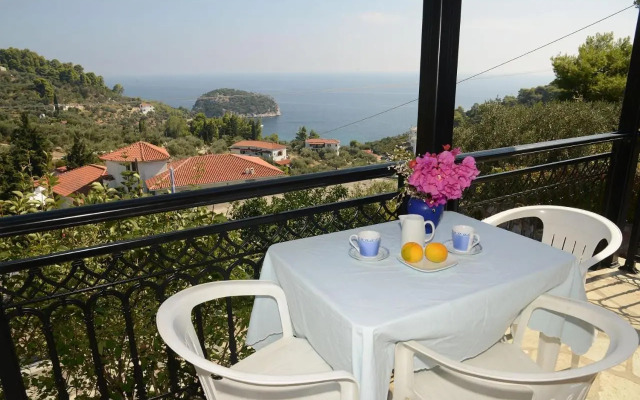 Betsanis Stafylos Apartments