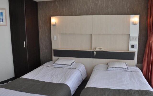 Hotel West