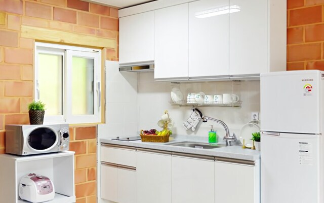 Sancheong Skylight Lake Pension