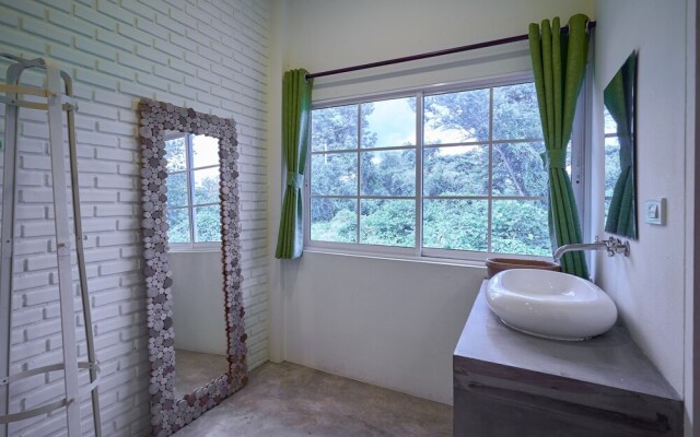 Manyi Boutique House