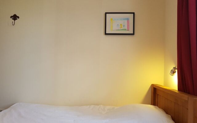 Charming Villa in Escales With Jacuzzi