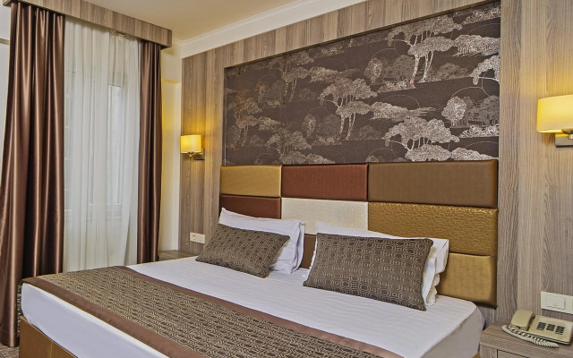 Pera Arya Hotel