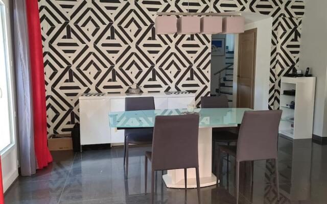 Ste Maxime Villa 5 * - Piscine chauffée - 6/9 pers
