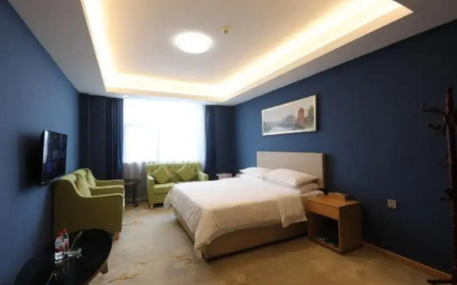 Vienna International Hotel (Foshan Eternal Love Xiqiao Mountain Scenic Area)