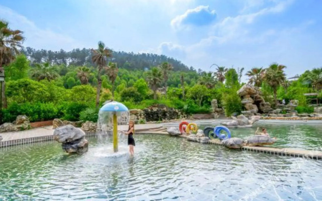 Sanlifan Hotspring Resort Hotel